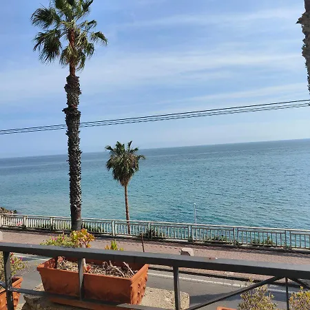 Fronte Mare Πανσιόν Σαν Ρέμο